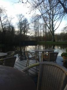 1528736_445135552280164_703801079_n